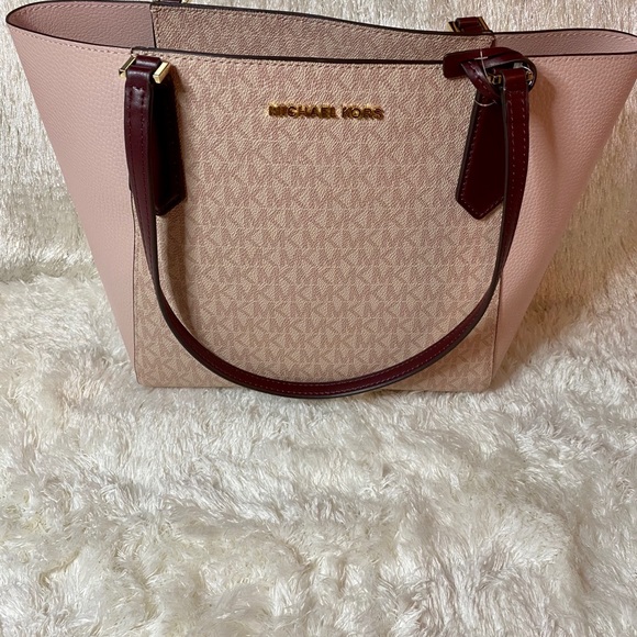 Michael Kors purse and wallet - Picture 3 of 8